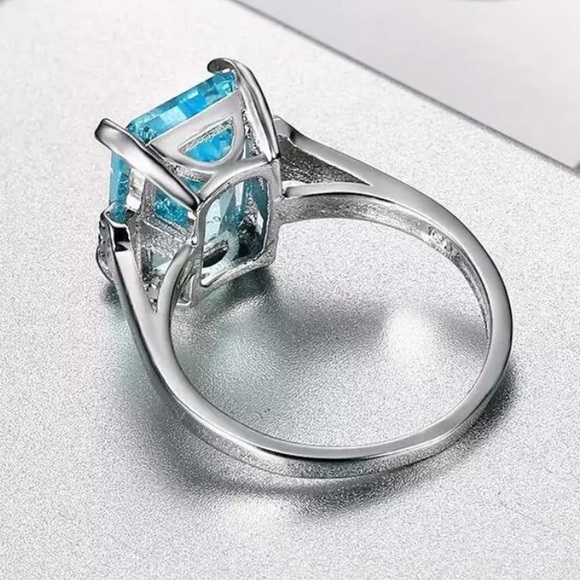 Gorgeous Stamped S925 Blue Aquamarine Ring - Picture 5 of 8
